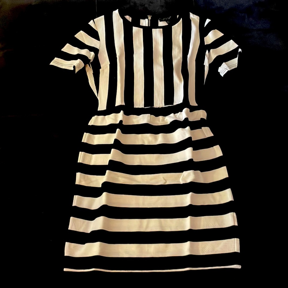 Top shop 4 super cute dress like new black and cream striped, Soft material
